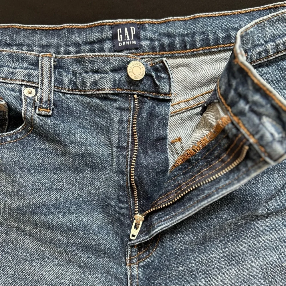 GAP Blue Women's Shorts - Picture 2 of 8